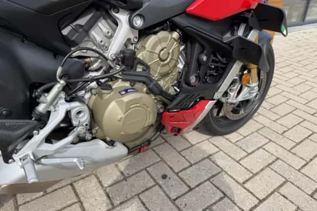 Ducati Streetfighter V4S (2020) thumbnail 6