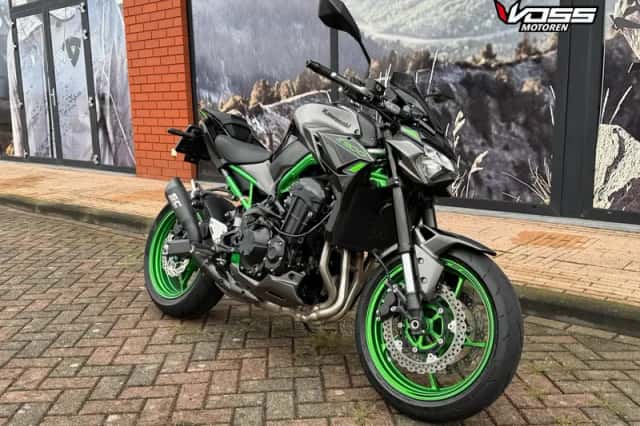 Kawasaki Z900 (2024) thumbnail 2