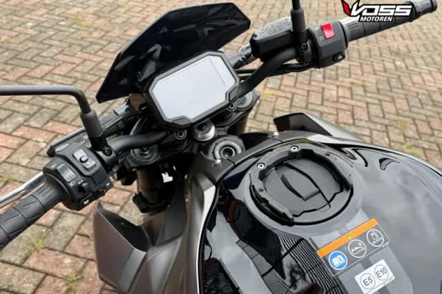 Kawasaki Z900 (2024) thumbnail 6