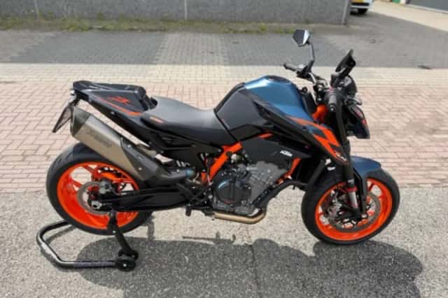 KTM 890 Duke R (2026) thumbnail 6
