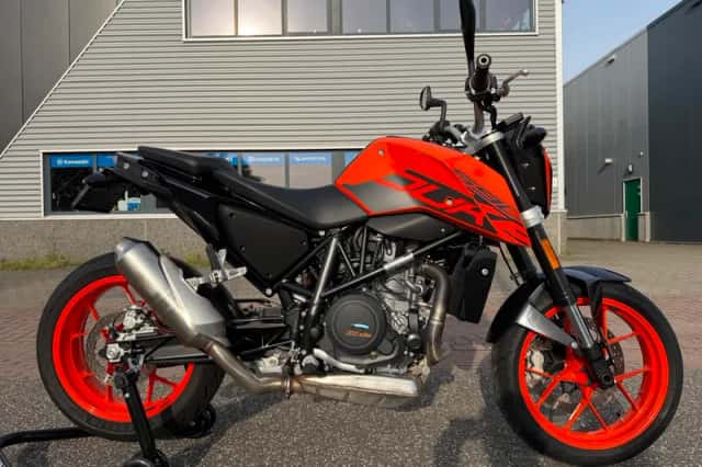 KTM 690 Duke (2026) thumbnail 4