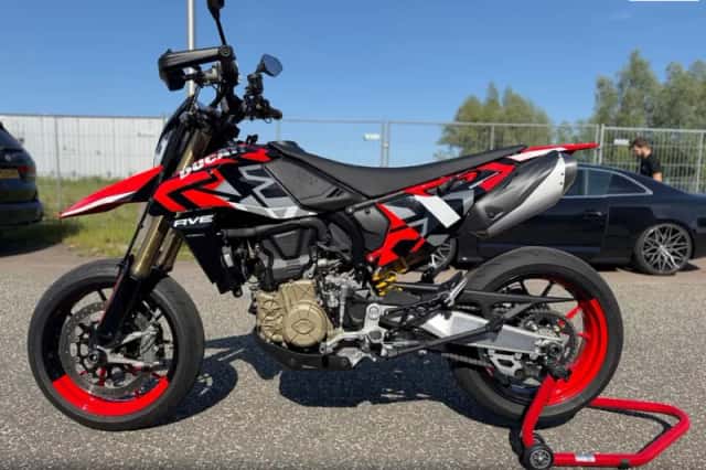 Ducati Hypermotard 698 Mono (0) thumbnail 2