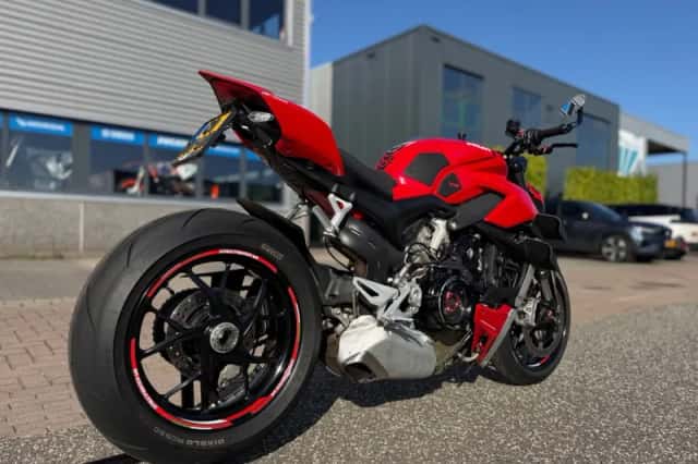 Ducati Streetfighter V4 (0) thumbnail 2