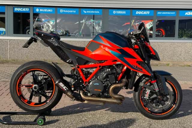 KTM 1290 Super Duke R (2026) thumbnail 4