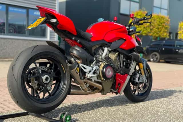 Ducati Streetfighter V4S (0) thumbnail 1