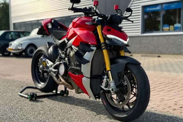 Ducati Streetfighter V4S (0) thumbnail 2
