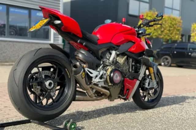 Ducati Streetfighter V4S (0) thumbnail 3