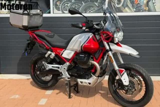 Moto Guzzi V85 TT (2020) thumbnail 1