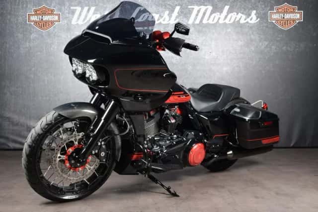 Harley-Davidson CVO Road Glide (2021) thumbnail 4