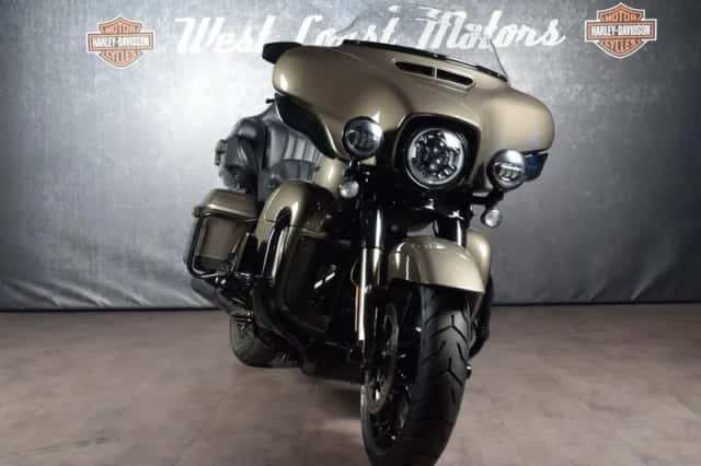 Harley-Davidson 117 FLHTKSE LIMITED CVO (2021) thumbnail 3