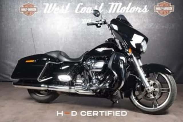 Harley-Davidson Street Glide (2016) thumbnail 1