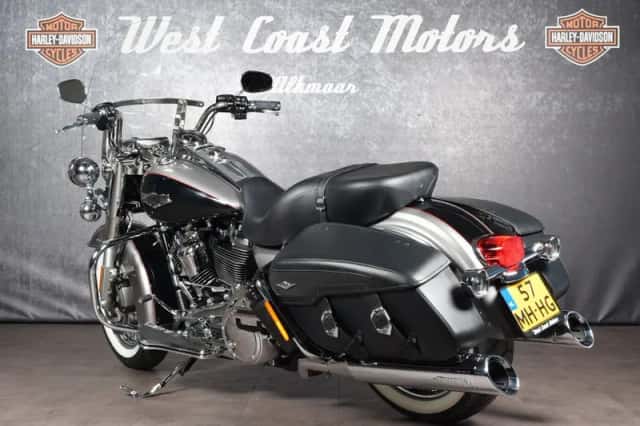 Harley-Davidson Road King Classic (2017) thumbnail 6