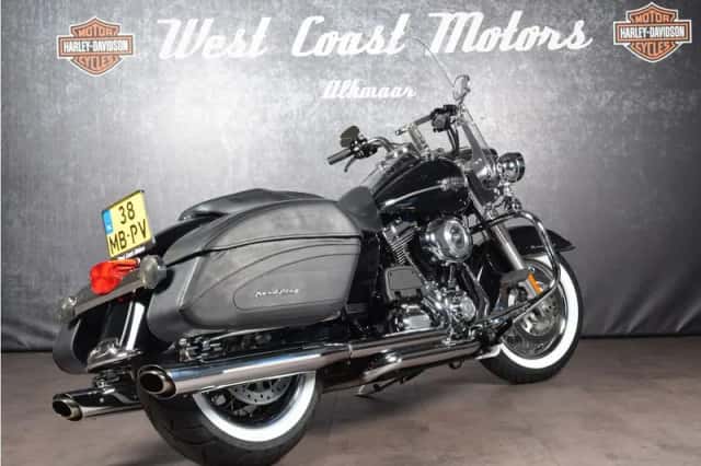 Harley-Davidson Road King Classic (2012) thumbnail 6
