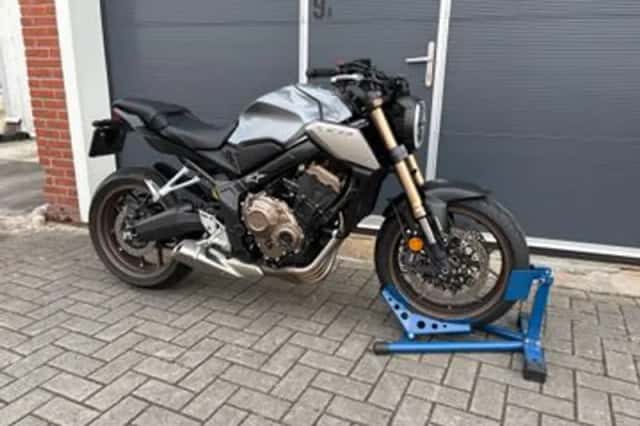 Honda CB650R (2022) thumbnail 2