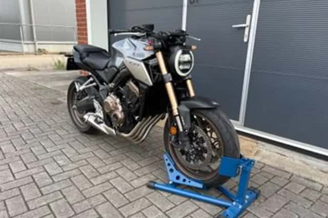 Honda CB650R (2022) thumbnail 3