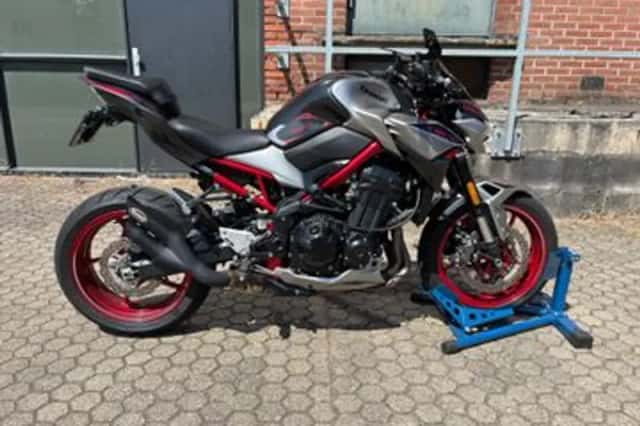 Kawasaki Z900 (2024) thumbnail 1