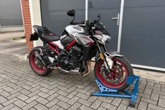 Kawasaki Z900 (2023) thumbnail 2