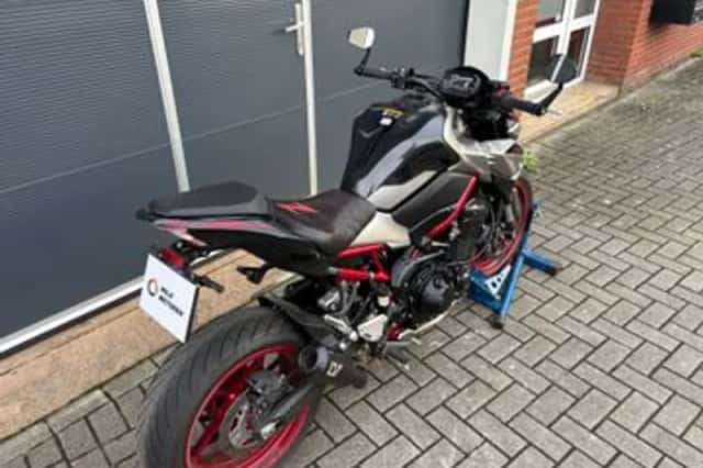 Kawasaki Z900 (2023) thumbnail 4