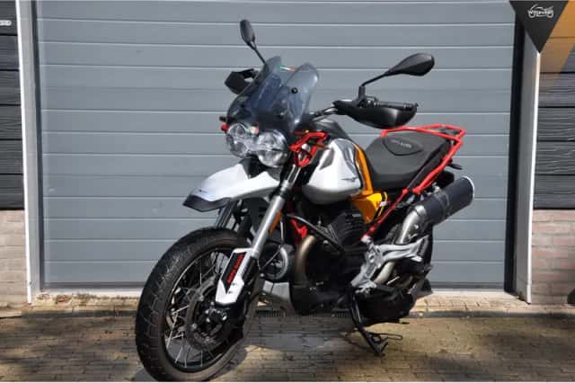 Moto Guzzi V85 TT (2023) thumbnail 6