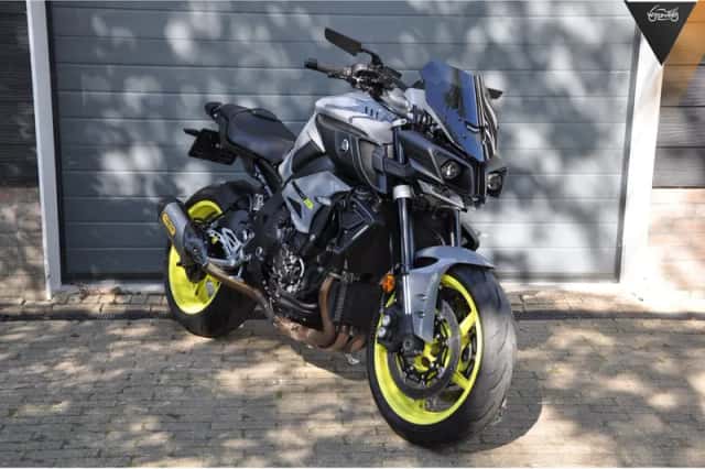Yamaha MT-10 (2019) thumbnail 1