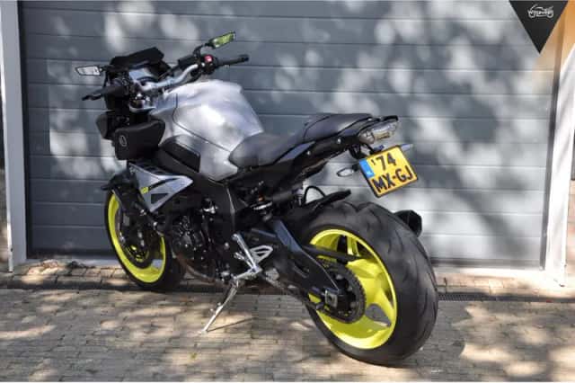 Yamaha MT-10 (2019) thumbnail 4