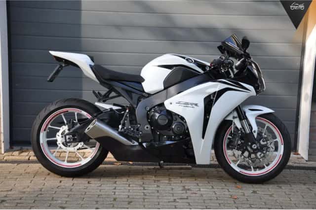 Honda CBR 1000 RR Fireblade (2008) thumbnail 2