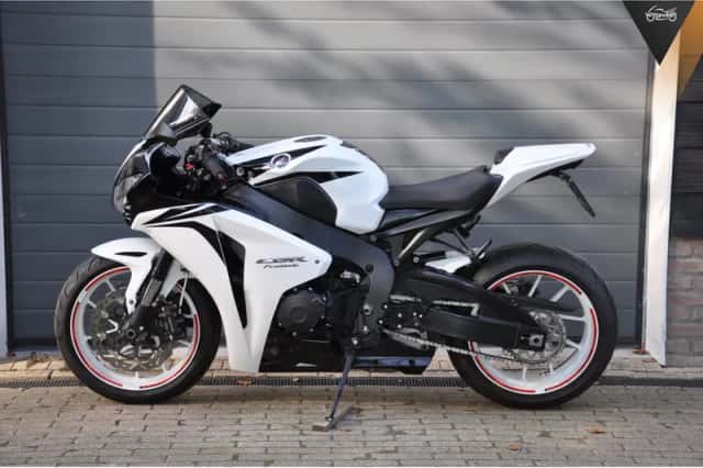Honda CBR 1000 RR Fireblade (2008) thumbnail 5
