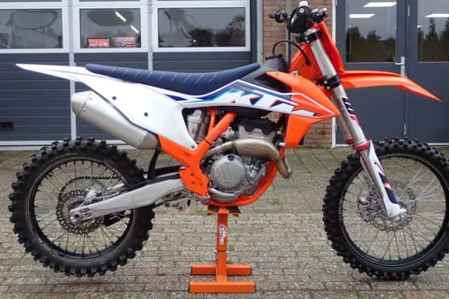 KTM 250 SX-F (2022) thumbnail 1