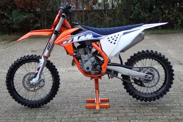 KTM 250 SX-F (2022) thumbnail 2