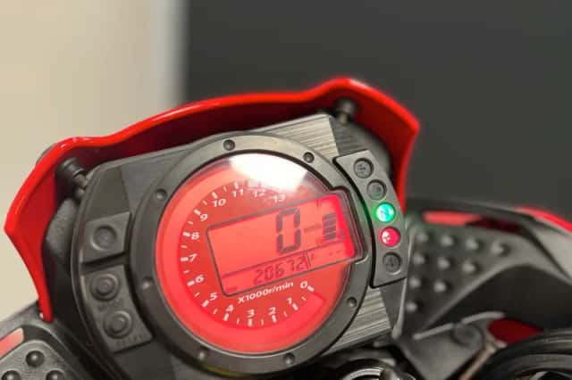 Kawasaki Z750 (2005) thumbnail 4