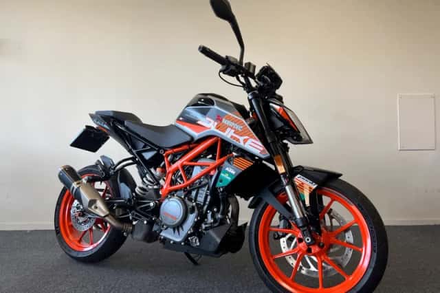KTM 390 Duke (2021) thumbnail 1