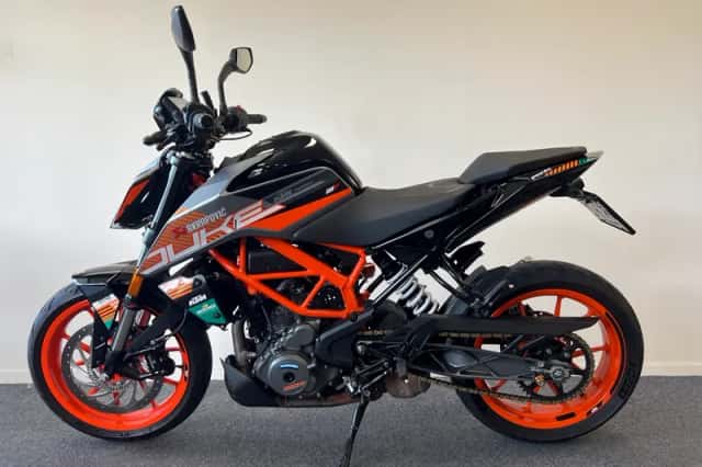 KTM 390 Duke (2021) thumbnail 4