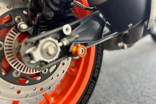 KTM 390 Duke (2021) thumbnail 6