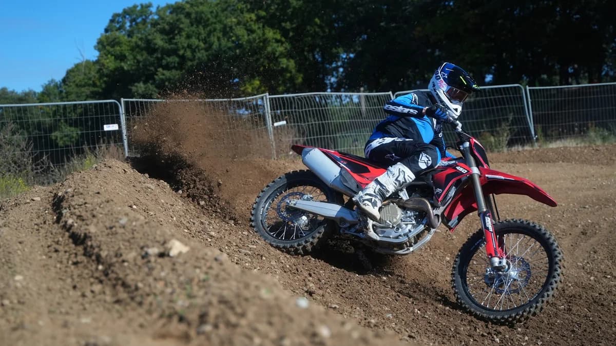 Ducati Desmo450 MX kort getest door motorrijder.be