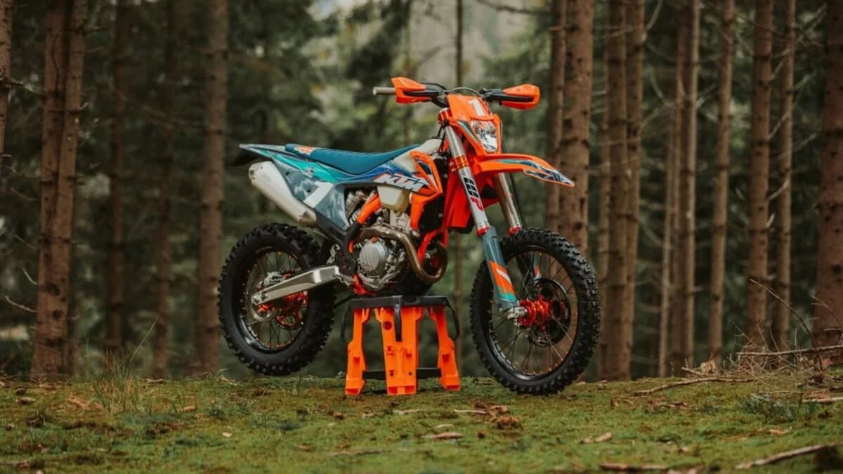 KTM beschuldigd van verkoop illegale motorfietsen