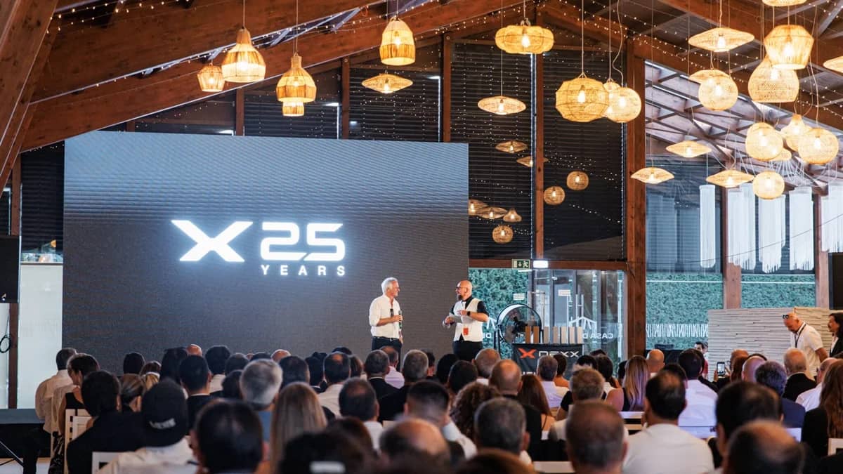 NEXX viert 25 jaar met nieuwe X.R5R racehelm