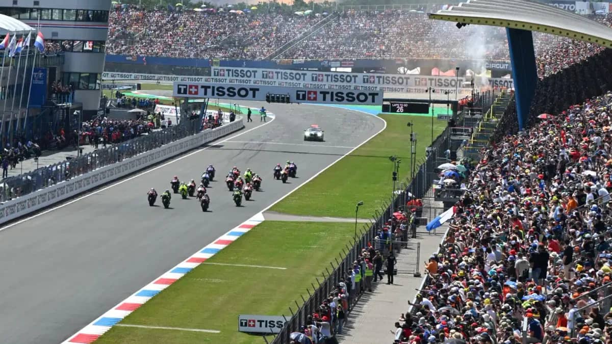 Ogura wint zijn eerste MotoGP-race tijdens hete TT Assen