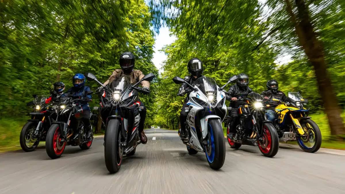 Suzuki 800cc-modellen getest in Belgische Ardennen