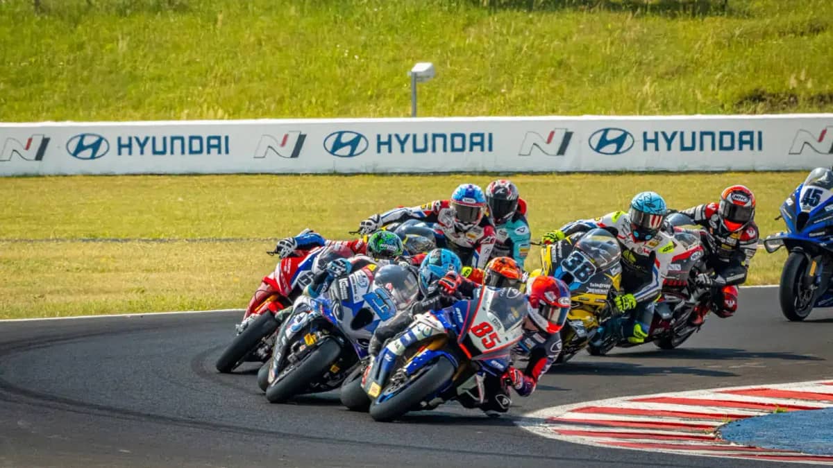 Twan Smits behaalt dubbel podium in EURO MOTO Most